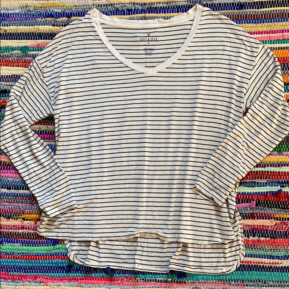 American Eagle Longsleeve V-neck